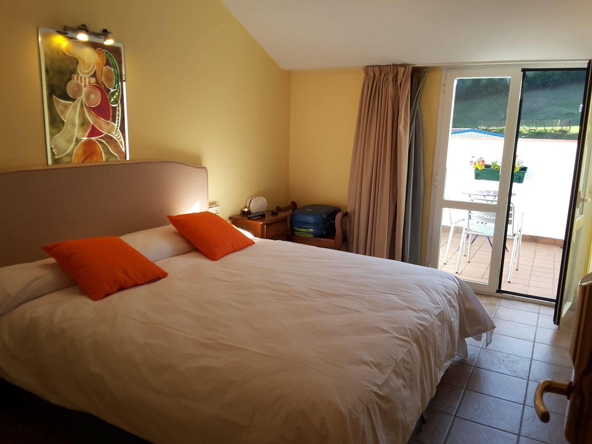 Hostal Jai Alai Leitza  Exteriör bild
